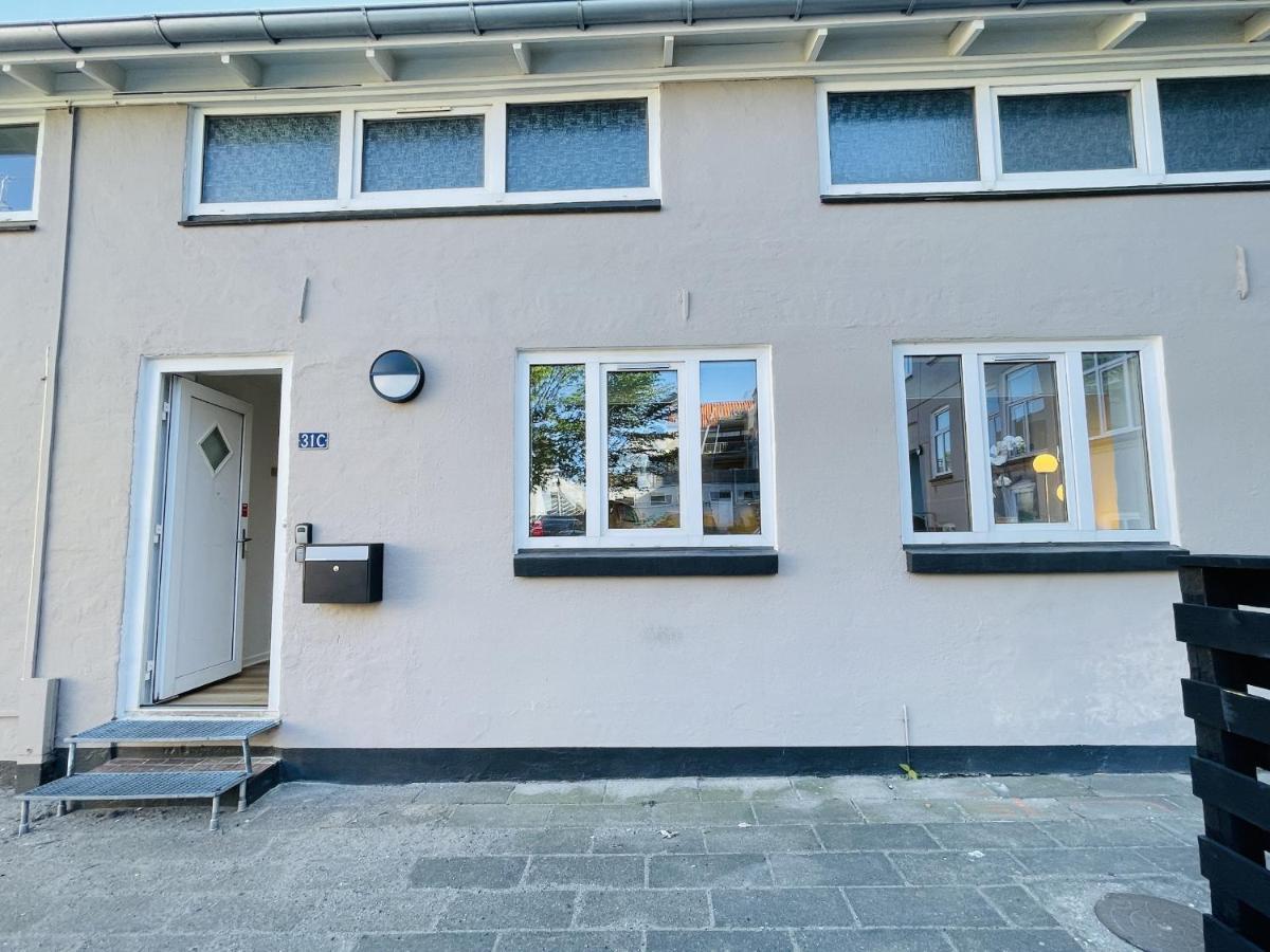 Aday - Charming Apartment In The Pedestrian Street Of Frederikshavn Bagian luar foto