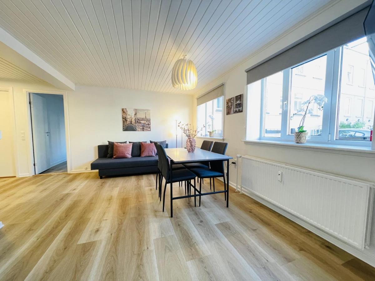Aday - Charming Apartment In The Pedestrian Street Of Frederikshavn Bagian luar foto