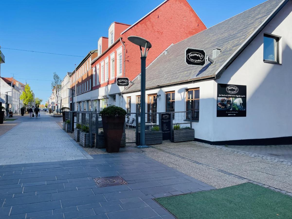 Aday - Charming Apartment In The Pedestrian Street Of Frederikshavn Bagian luar foto