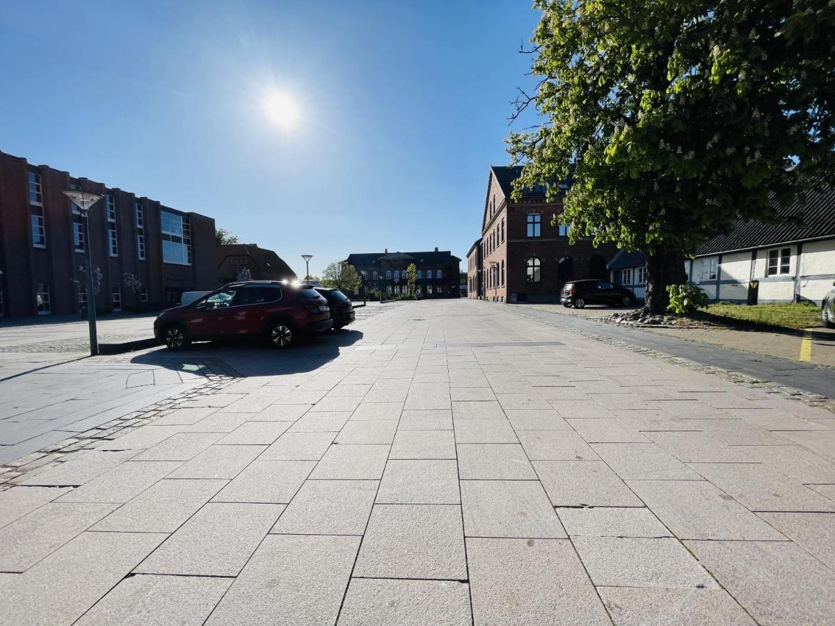 Aday - Charming Apartment In The Pedestrian Street Of Frederikshavn Bagian luar foto