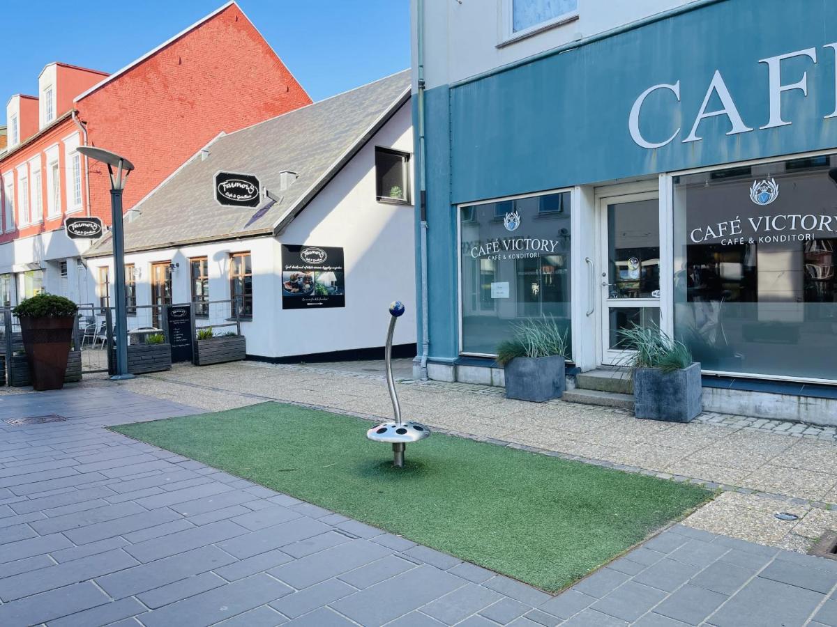 Aday - Charming Apartment In The Pedestrian Street Of Frederikshavn Bagian luar foto