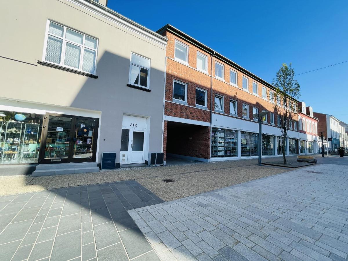 Aday - Charming Apartment In The Pedestrian Street Of Frederikshavn Bagian luar foto